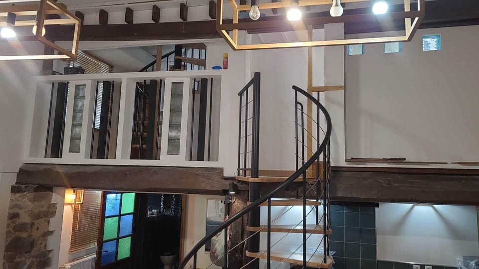 holidays-normandy-spiral-staircase-up.jpg