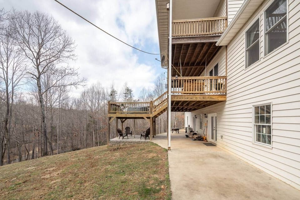 Lots of outdoor living space.