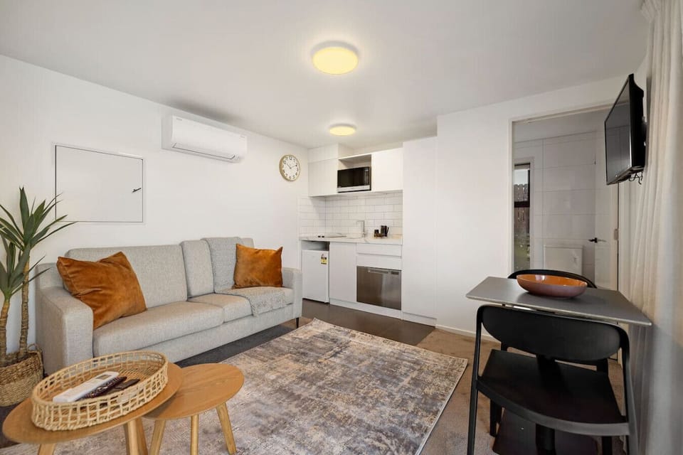 Bright, open plan living space designed for comfort and calm. With panoramic Lake Wakatipu views.