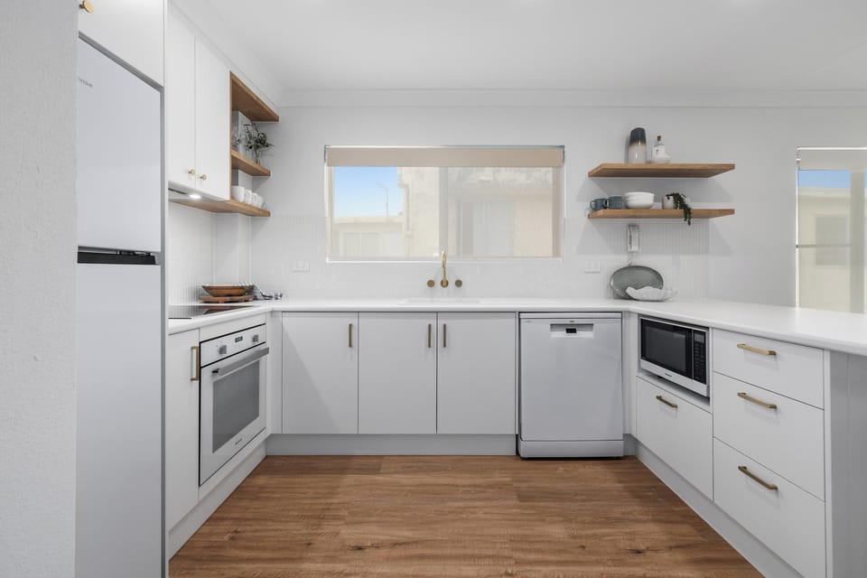 Fully equipped kitchen with all the essentials.