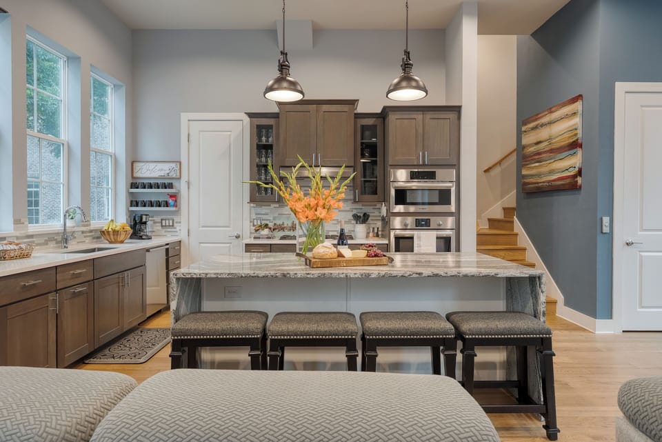 Enjoy casual dining and conversations at the kitchen counter.