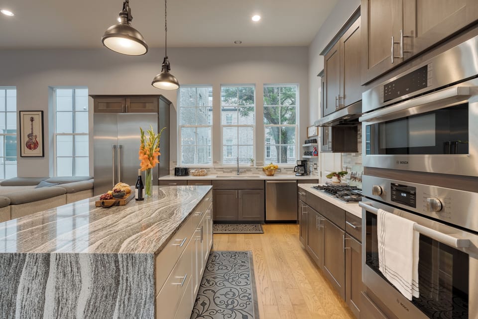 Fully equipped kitchen.
