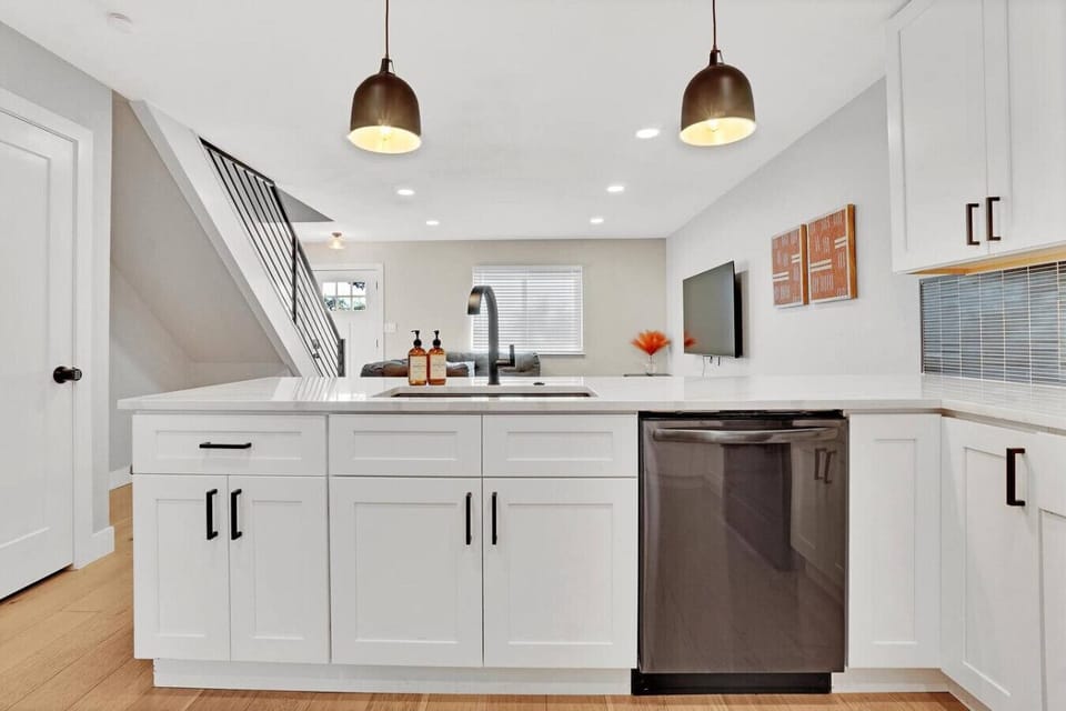 Unit A - Fully stocked kitchen