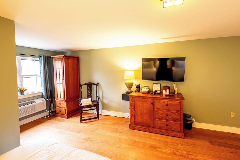 Kick back with streaming-ready TV and plenty of storage space.