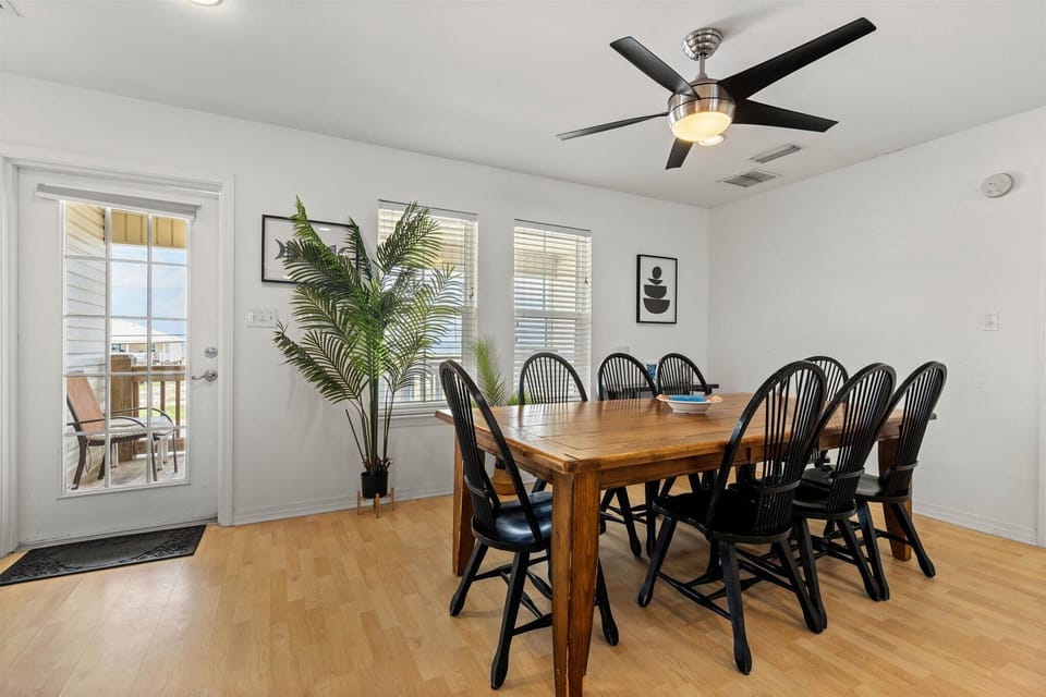 Treasure Island Dinning Table