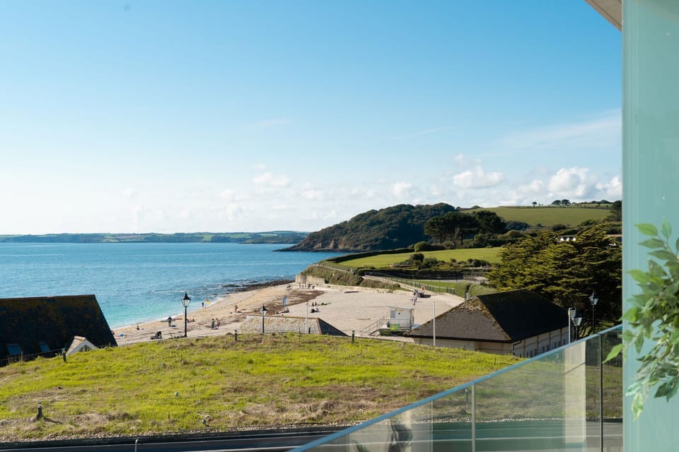 Balcony at 24 The Liner, Falmouth, Cornwall, self catering with Beach Retreats.
