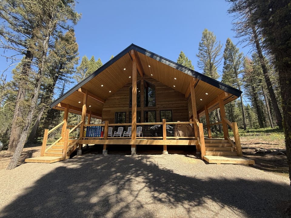 Relax and enjoy peace and quiet in this secluded cabin