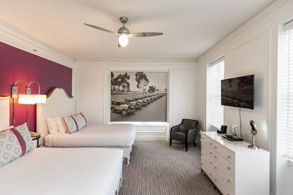 Wyndham (WorldMark) Inn at the Park_9_double-queen-studio.jpg