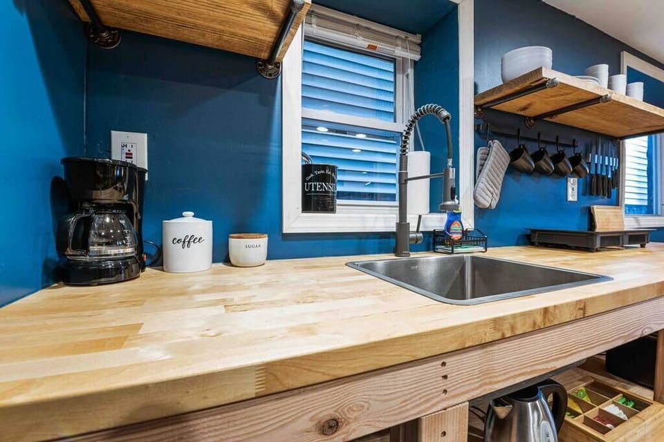 Natural wood tones. Please use the butcher block when cutting anything on top of the counter. Thank you. 