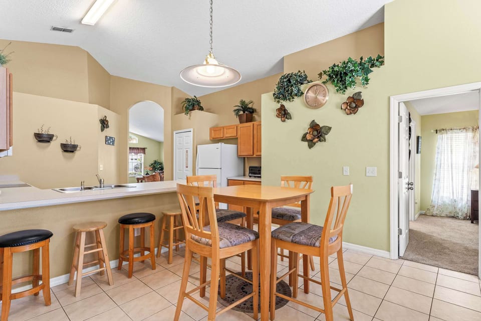 Dining table with seating for 4 