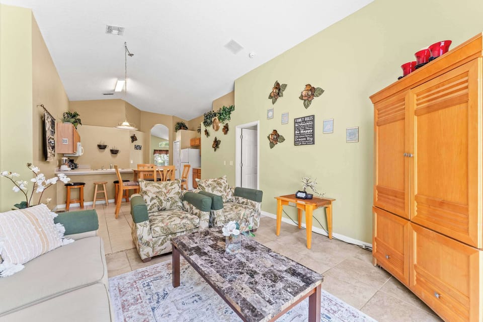 Living area with Smart TV and sofa sleeper 