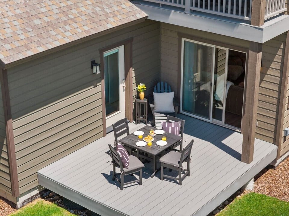 Outdoor Seating