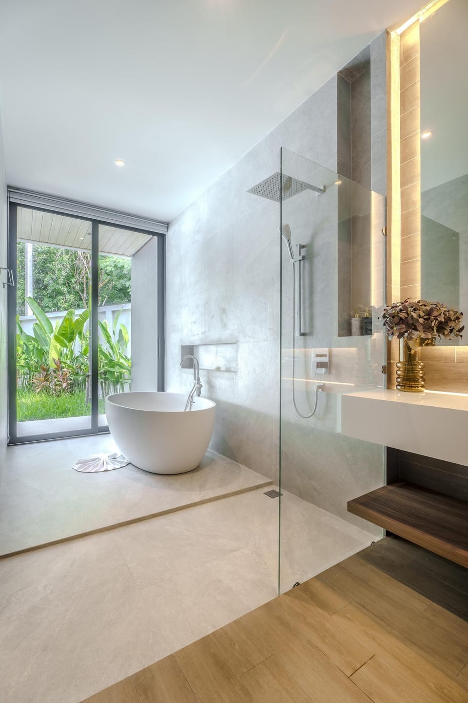 Bathroom, Bathtub, Shower, Garden View, Mirror
