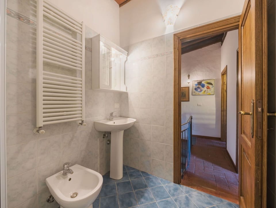 Furniture, Interior Design, Wood, Flooring, Room, Floor, Couch, Ceiling, Living Room, Home