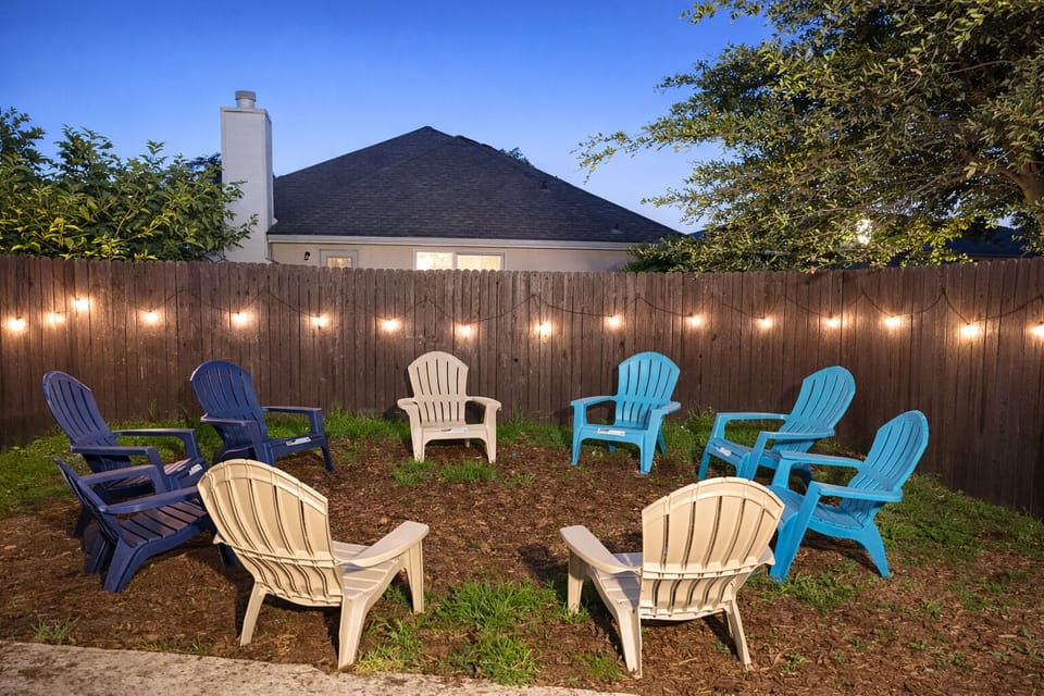 Outdoor Seating Area for Evening Downtime – Perfect for Crew Members After Long Workdays