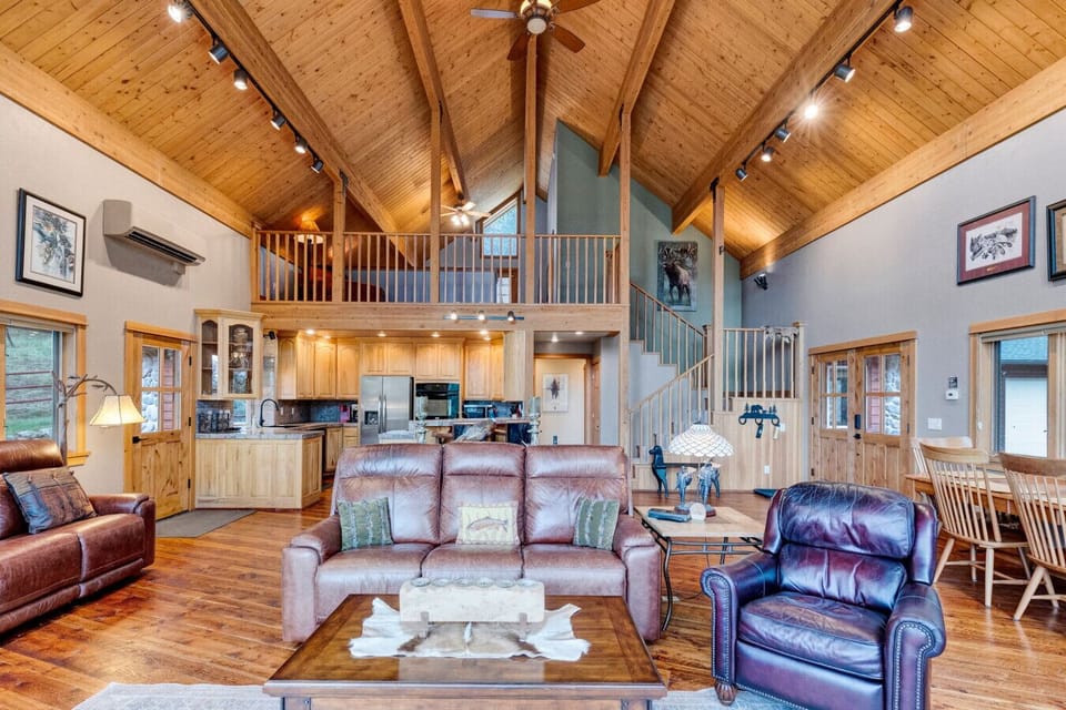 Rustic Montana Great Room-Perfect For entertaining after the river or trails