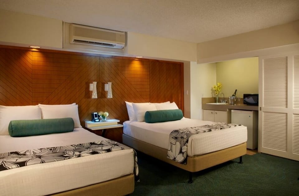 Unit with 2 Double size beds