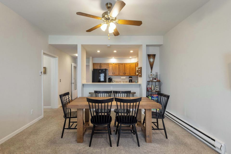 Dining table for 6, plus  breakfast nook