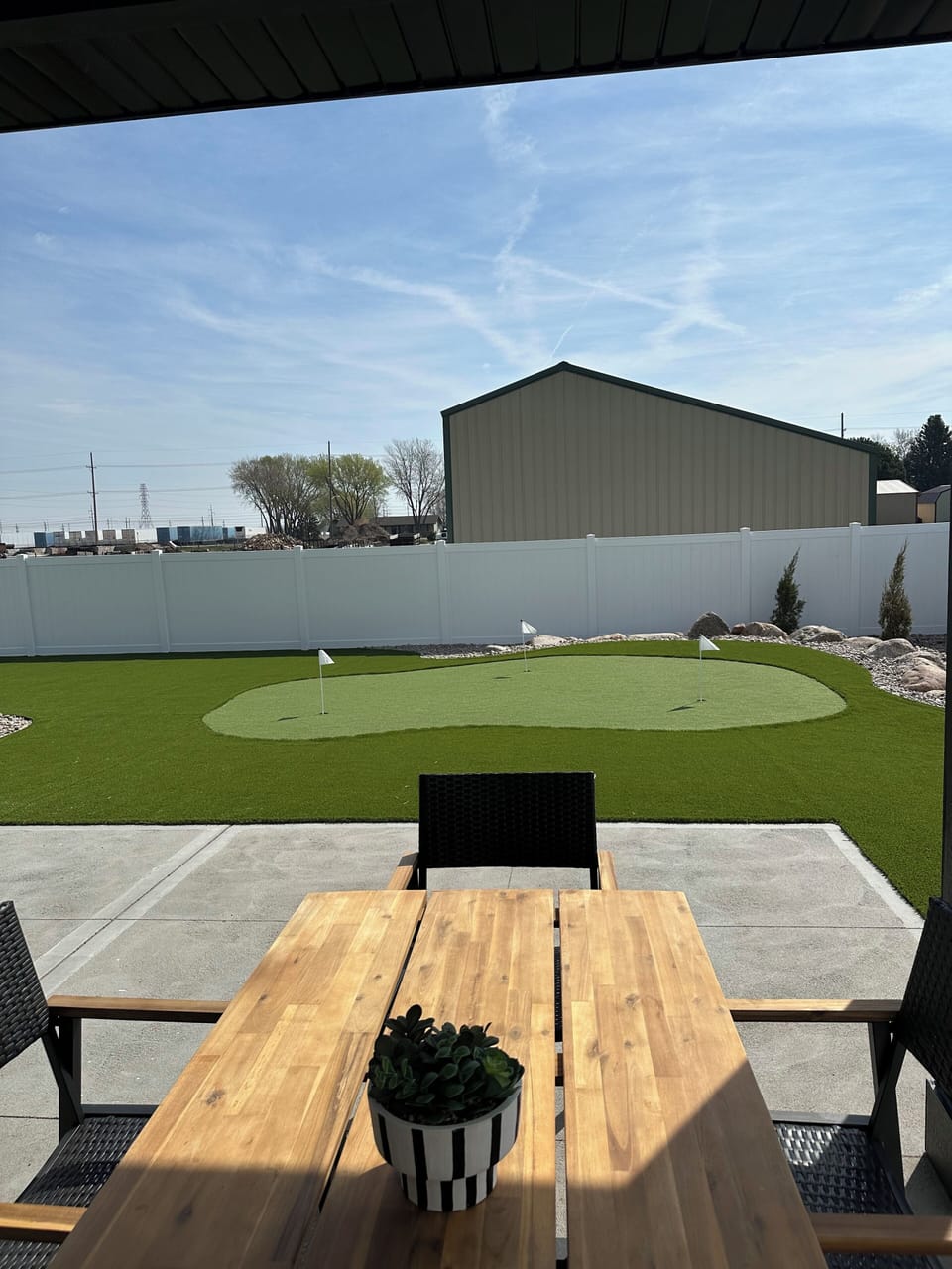 Outdoor dining