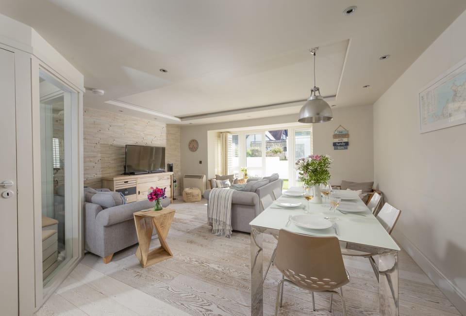 Welcome to 7 Pentire Rocks, an utterly stylish home in the heart of New Polzeath