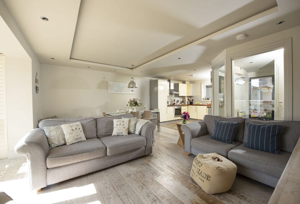 7 Pentire Rocks, Polzeath: This property is all ground level