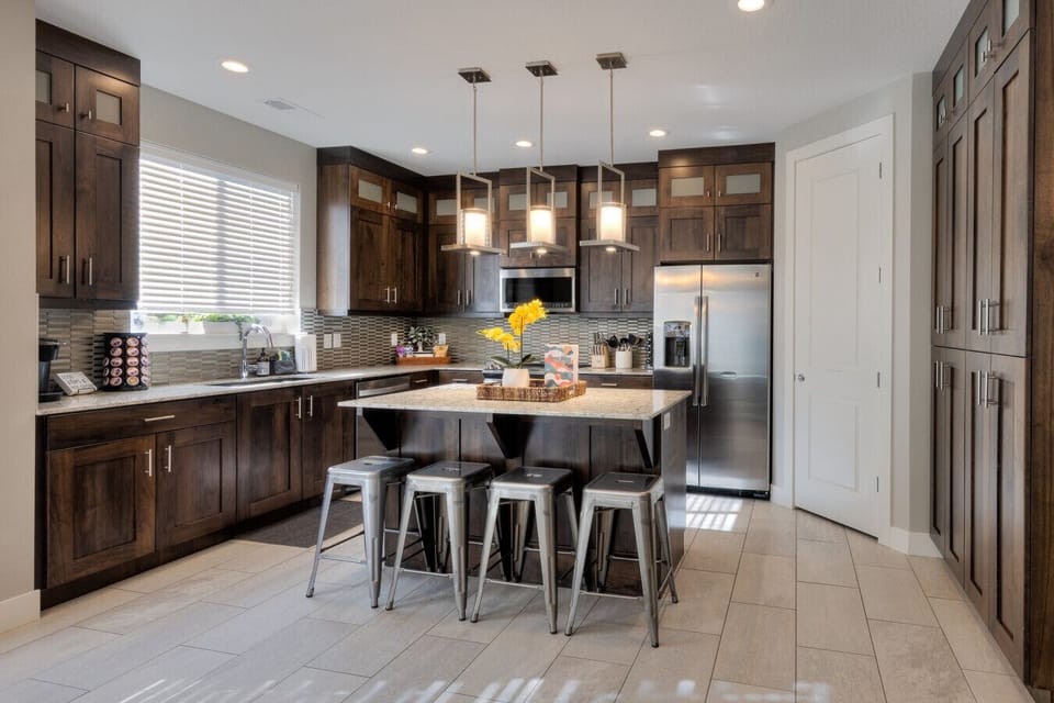 A bright, welcoming dining area perfect for shared meals, conversation, and planning the day ahead.