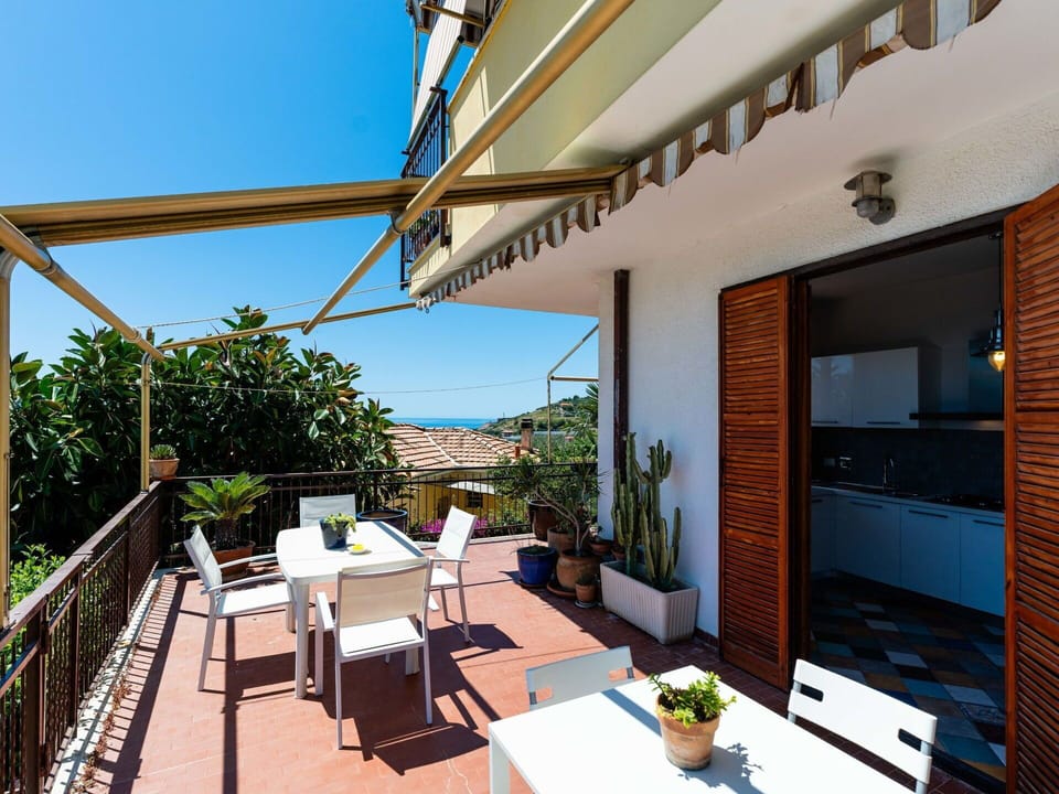 Furniture, Balcony, Chair, Shade, Houseplant, Flowerpot, Kitchen & Dining Room Table, Eco Hotel, Outdoor Table, Wood Stain