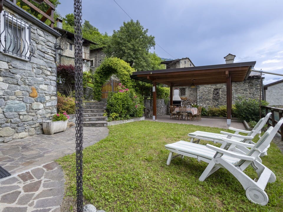 Cottage, Flagstone, Flowerpot, Garden, Houseplant, Yard, Landscaping, Backyard, Courtyard, Hacienda