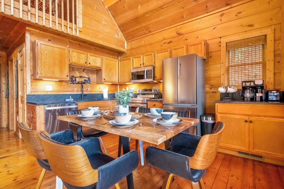 The Overlook's kitchen and dining area