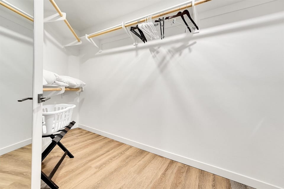 Mission Valley San Diego San Diego 1 Bedroom Bedroom 1 Closet