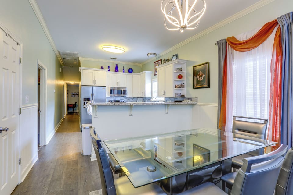 Dining Area/Kitchen | Central A/C & Heat | Open Floor Plan