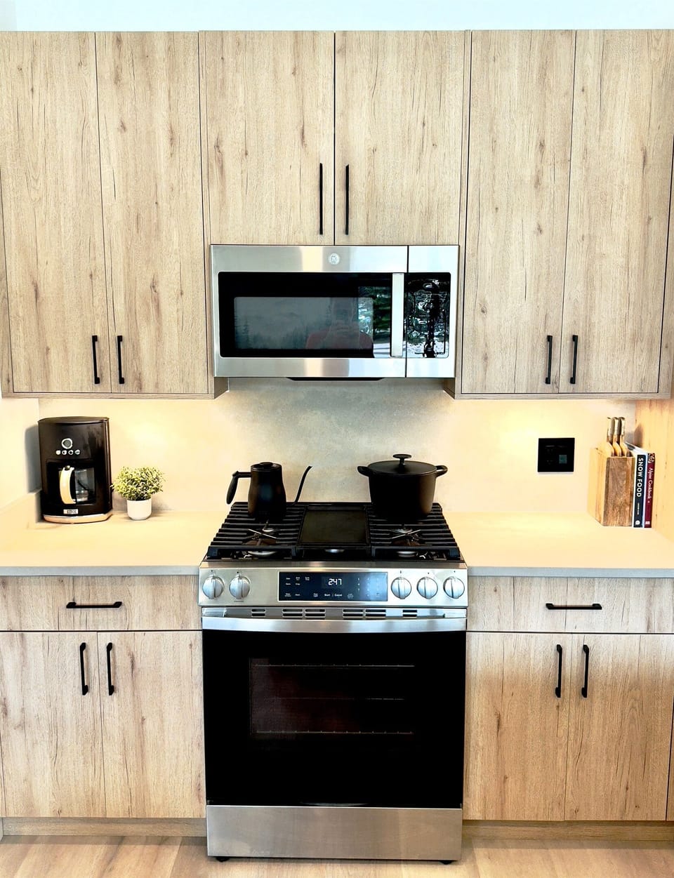 5 burner gas stove with workspace