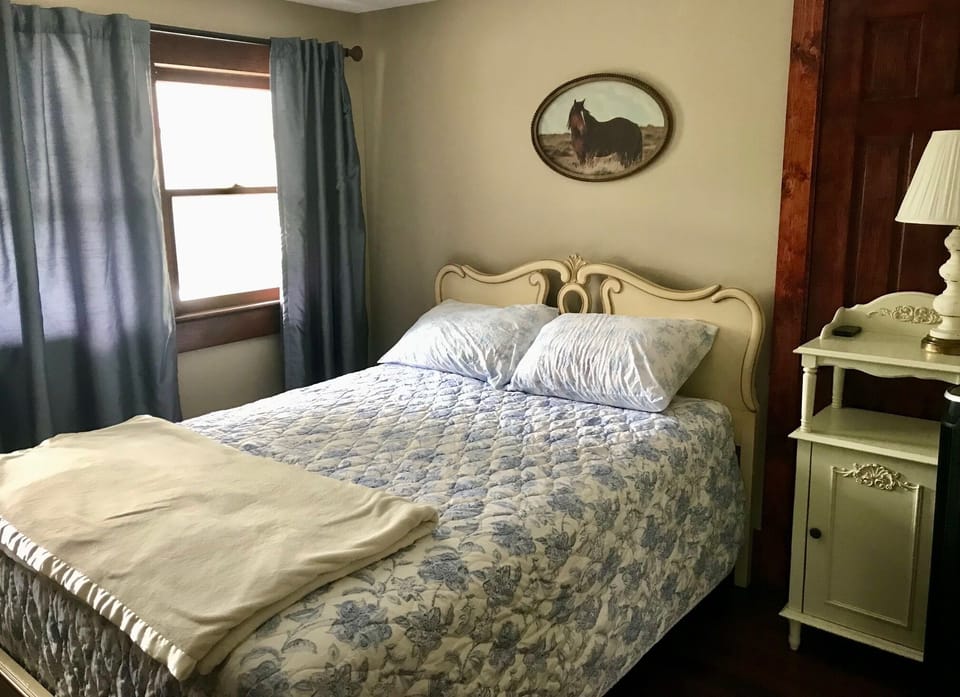 Horse Room, Double