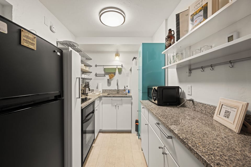 Fully Equipped Kitchen with Modern Appliances