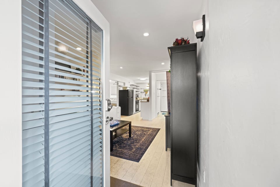 Bright & Welcoming Entryway