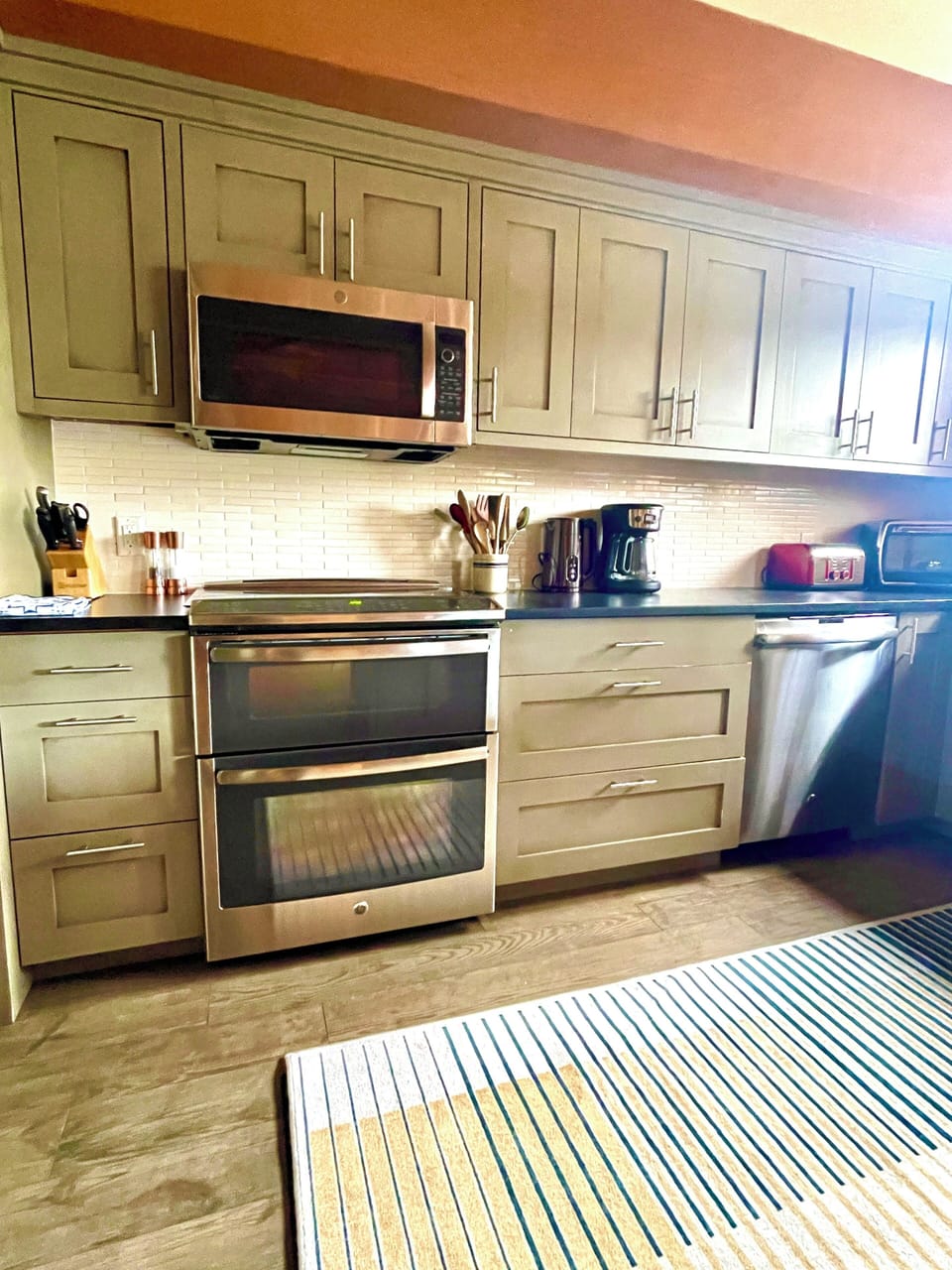 Kitchen - 2 ovens