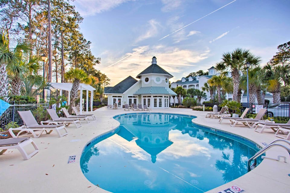 Grand Villas at World Tour | Community Pool Area