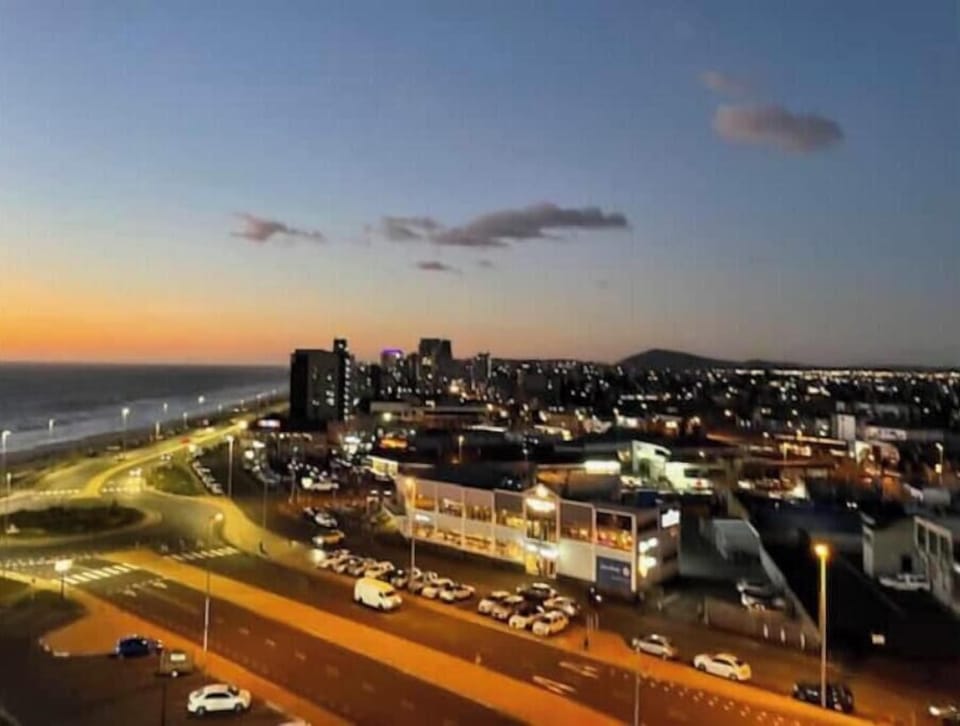Night view of the city from Horizon