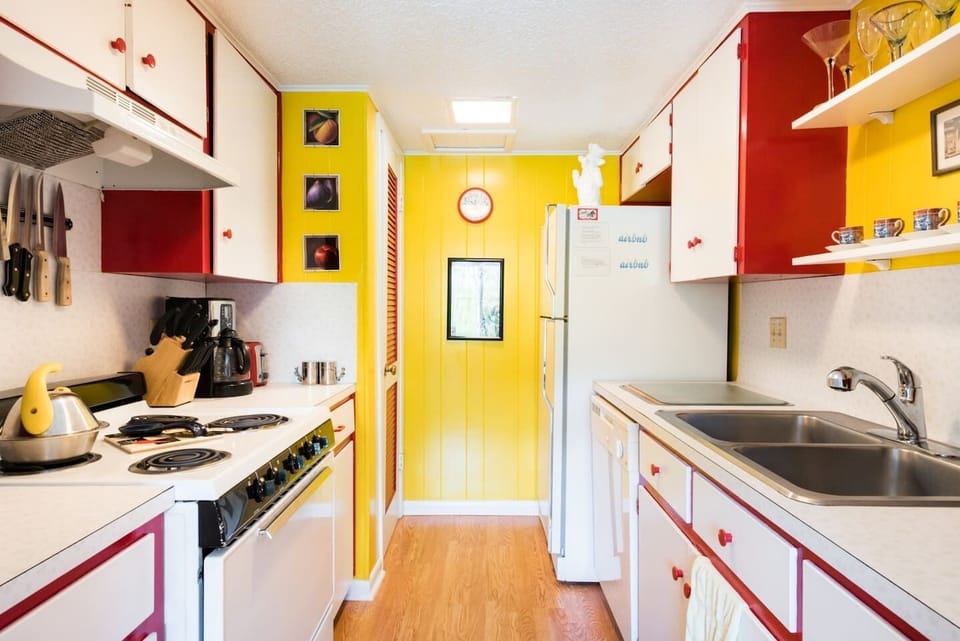 gourmet kitchen