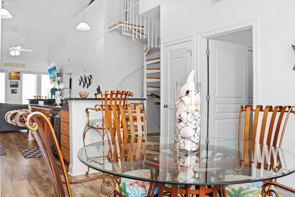Dining Area and Kitchen