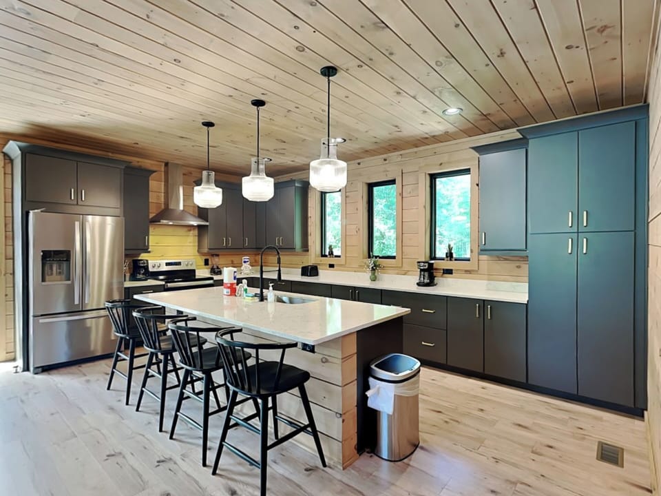 Fully Equipped Kitchen with Stainless Steel Appliances