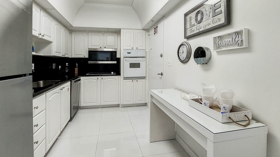 Fully equipped kitchen