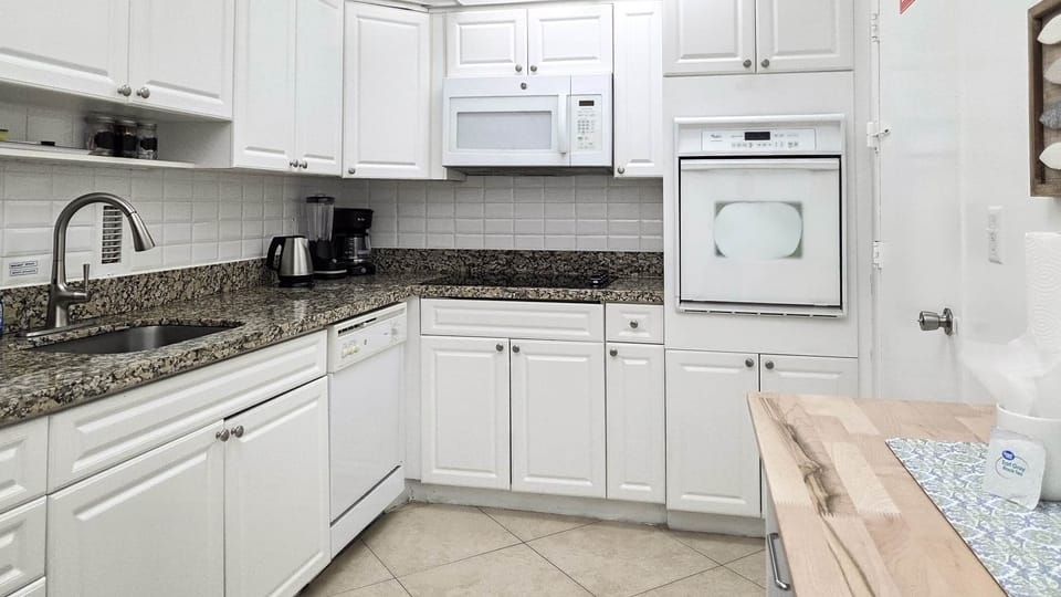 Fully equipped kitchen