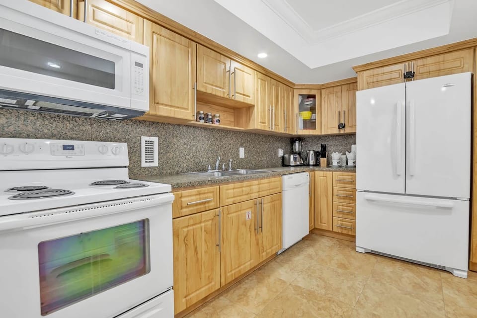 Fully equipped kitchen