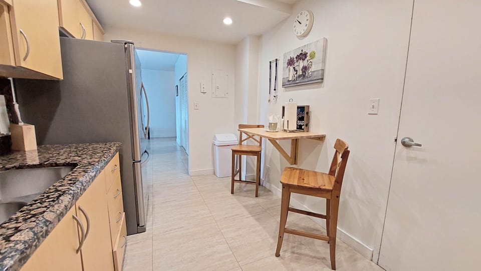 Full kitchen