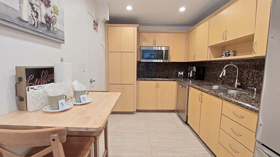 Full kitchen