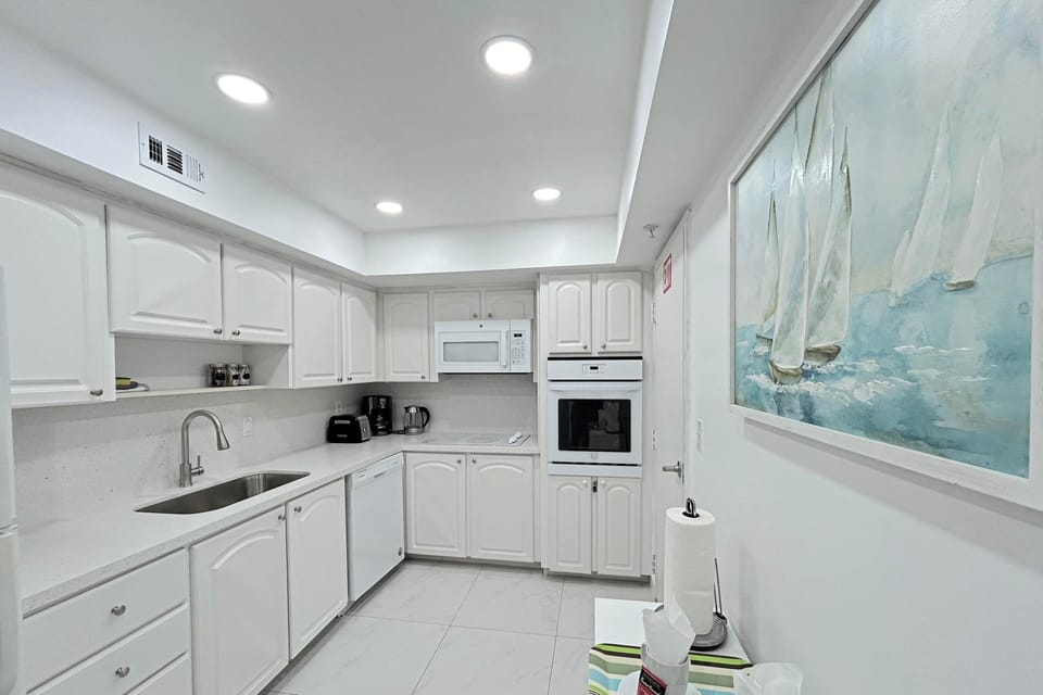 Fully equipped kitchen