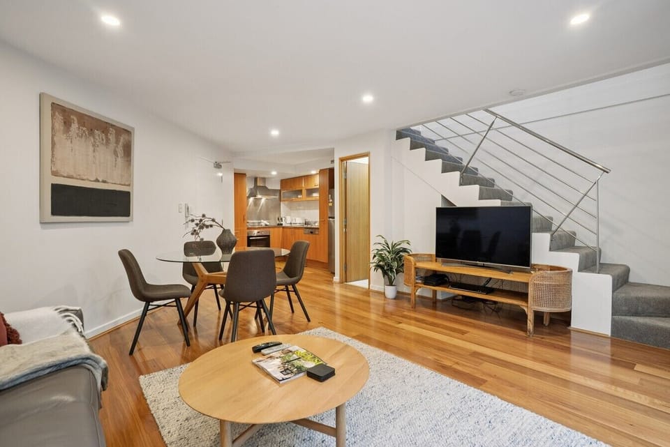 Living & Dining Area (12)