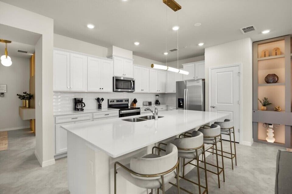 16160 Palm Frond Ave (5).jpg