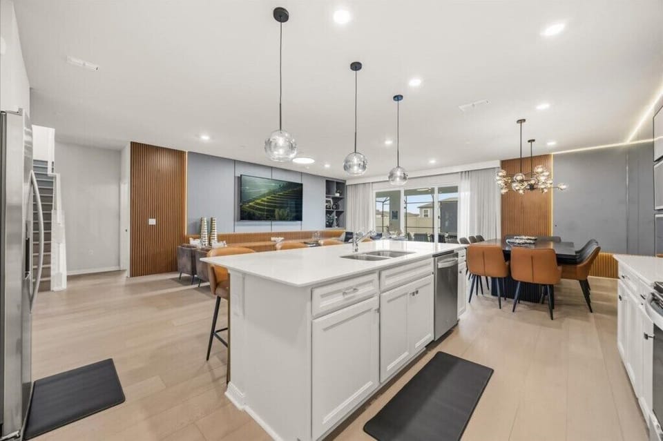 16199 Coastal Cove Lane (8).jpg